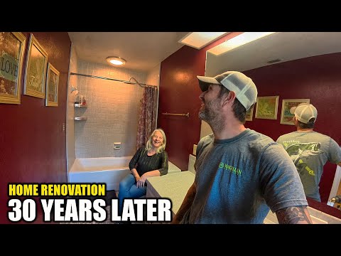 Видео: Пришло время начать ремонт дома моего детства спустя 30 лет. Мама была в восторге, увидев его.