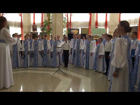 Видео: Улица мира. Александра Пахмутова (музыка) и Николай Добронравов (слова).