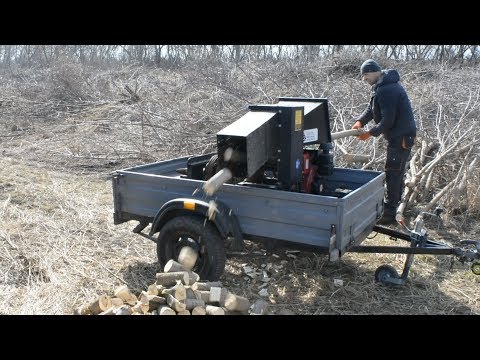 Видео: Топор больше не нужен!!! Только успевай подавать!!! Измельчители веток "ШКИВ"