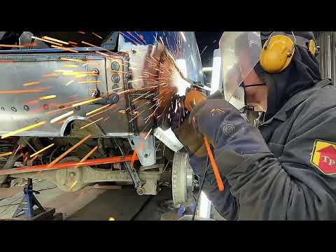 Видео: ВАЗ 2102 ЗАДНЯЯ ПАНЕЛЬ РЕМОНТ 