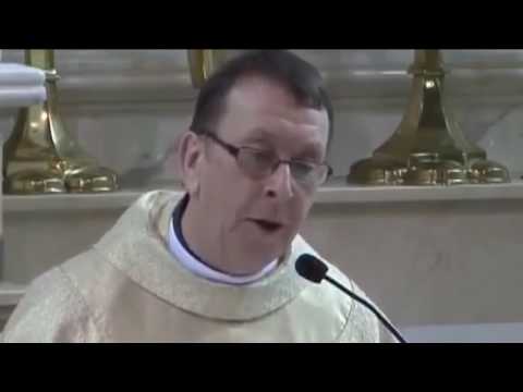 Видео: Священник который поет / The priest who sings