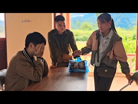 Видео: Вы пошли в полицейский участок навестить Фыонг. Она была очень расстроена, увидев её в таком состоя