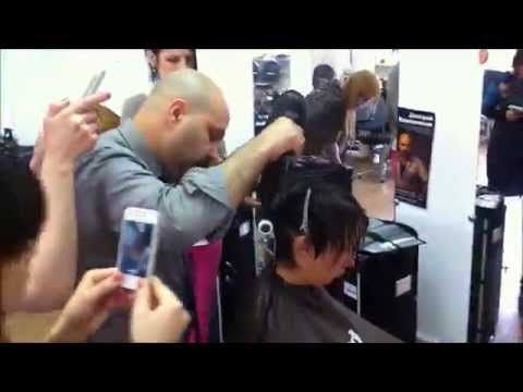 Видео: Стрижка на короткие волосы