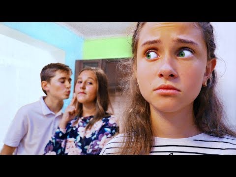 Видео: Настенька пытается ОТБИТЬ у Насти ПАРНЯ!!!