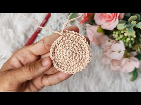 Видео: Этот связанный крючком брелок может спасти вам жизнь 💰🔥(с субтитрами)