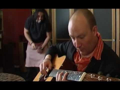 Видео: Александр Лаэртский - Детства моего чистые глазёнки...