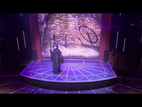 Видео: Disney Destiny под ее чарами: Встреча с Малефисентой