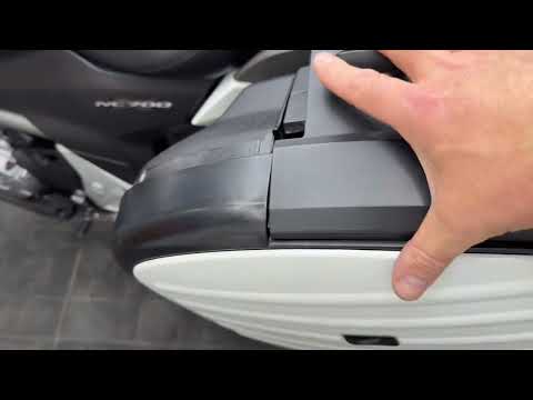 Видео: HONDA NC700X LD DCT ABS 2013г. На ней хоть на край света!