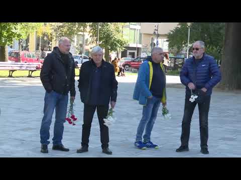 Видео: Последно “Сбогом!”: Легенди на българския футбол се простиха с Добромир Жечев