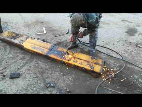 Видео: Трактор К-701. Восстановление задней полу-рамы.