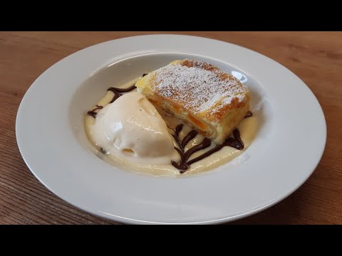 Видео: Штрудель творожный с курагой и ванильным соусом