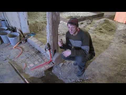 Видео: Печной фундамент в старом Русском деревенском доме. Поэтапное строительство