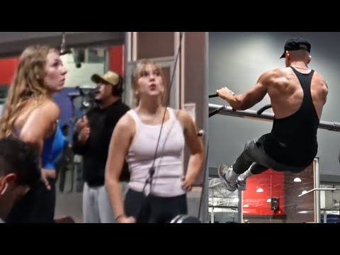 Видео: 🔥 Пугаю людей в спортзале тренировками #