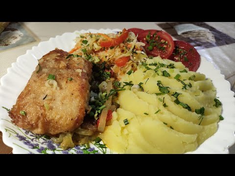 Видео: Как Правильно Жарить Морской Язык на Луковой Подушке.