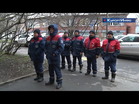 Видео: Работу дворников и механизаторов теперь  контролируют и в онлайн режиме