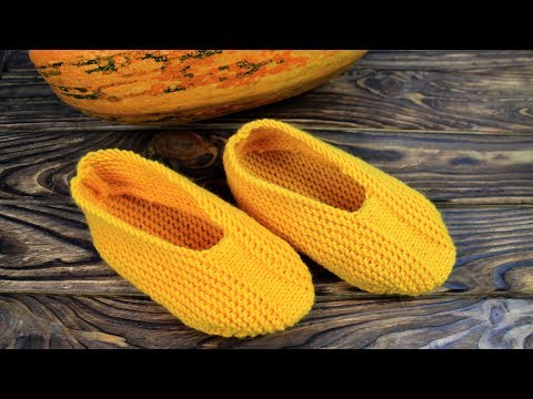 Видео: ПРОСТЫЕ тапочки одним полотном на двух спицах