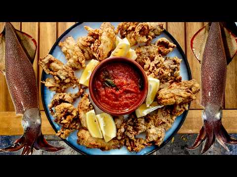 Видео: Из океана на тарелку | Ловля кальмаров + Рецепт хрустящих кальмаров