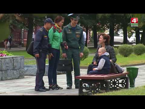 Видео: Ребенок в беде: как реагируют прохожие? Эксперимент на улице [БЕЛАРУСЬ 4| Могилев]