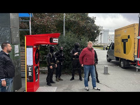 Видео: Китайских боксёров разогнали из центра Екатеринбурга