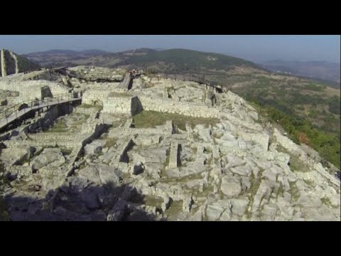 Видео: Древният скален град Перперикон, "10 000 крачки" – 19.05.2022 по БНТ