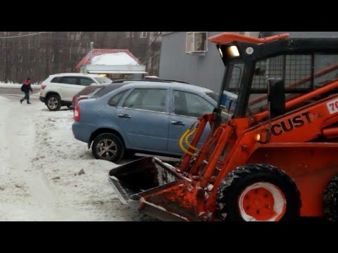 Видео: Почему заказывают минипогрузчик, а не экскаватор погрузчик?