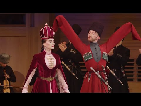 Видео: Circassian princely dance Werq Qafa, “Уэркь Къафэ” Kabardinka Ensemble