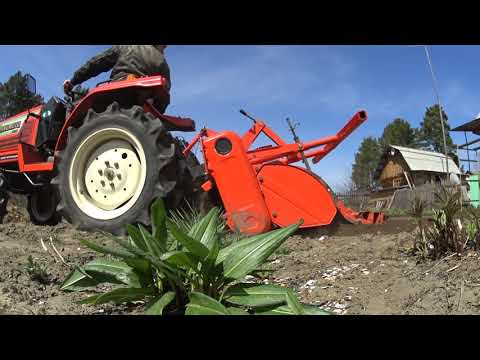 Видео: Вешаем на трактор и настраиваем японскую почвофрезу Hinomoto