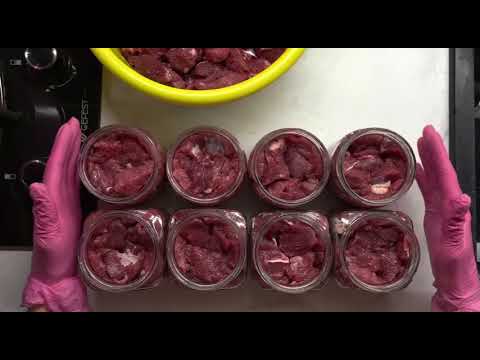 Видео: Рецепт Тушёнка из говядины. Вкусная сочная тушёнка в кастрюле без автоклава.