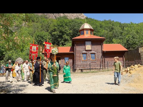 Видео: День памяти преподобного Серафима Саровского. Престольный праздник в Кизилташе. 2024