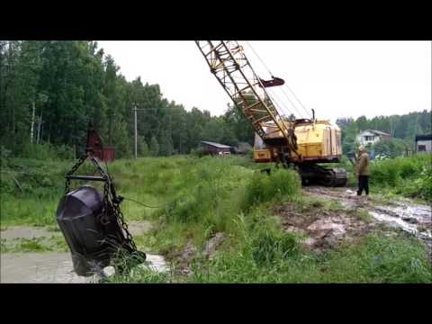 Видео: Драглайн эо5111б . Чистим и углубляем пожарный водоём.