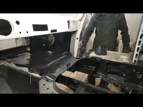 Видео: Уаз буханка. Красим пол и подкапотку.