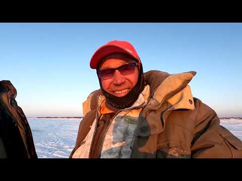 Видео: Домой надо ехать а они клюют и клюют!!