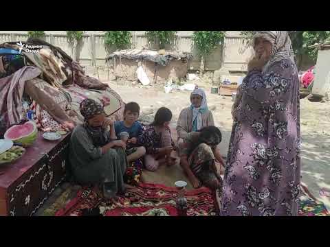 Видео: Додгоҳ хонаи падарро ба духтар дод. Завҷаи ӯ бо чор тифл дар кӯча монд