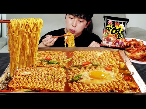 Видео: Очень острый рамен!! MUKBANG REALSOUND ASMR EATINGSHOW