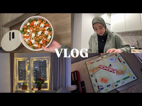 Видео: VLOG: life | готовлю самый вкусный салат из креветок | монополия