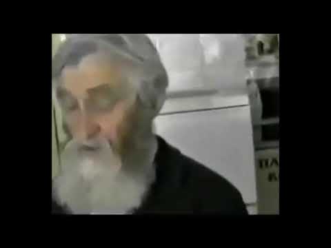 Видео: Как правильно делать земной поклон. Коленопреклонения. Бл. Пелагея Рязанская