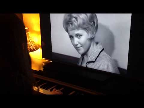 Видео: Двое в кафе  из к/ф 17 мгновений весны на фортепиано (М.Таривердиев)/Музыка из советских кинофильмов
