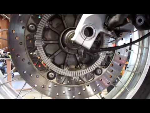 Видео: BMW Service - замена передней шины R1100R