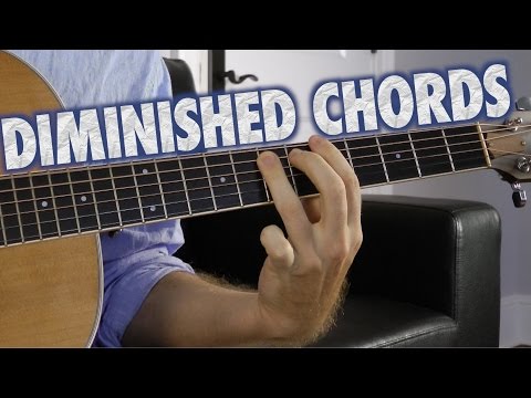 Видео: Уменьшенные аккорды на гитаре