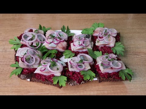 Видео: 🎄🥪 На НОВОГОДНИЙ СТОЛ 2022 *БУТЕРБРОДЫ "СЕЛЁДКА под ШУБОЙ" / готовим с Julia home #напраздничныйстол