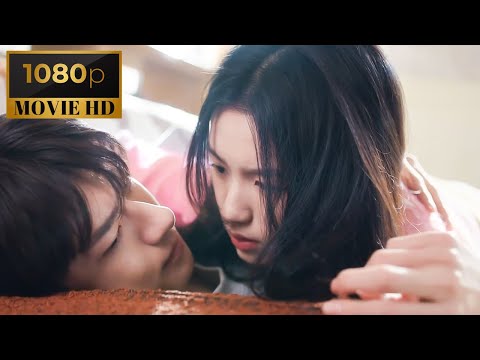 Видео: Волосы Золушки застряли в щели, и она случайно упала в объятия президента.