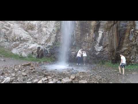 Видео: ВАУ! КАКОЙ КРАСИВЫЙ ВОДОПАД В КЫРГЫЗСТАНЕ! Путешествие к водопаду Кегеты (Вторая часть)