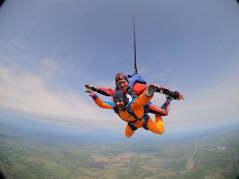 Видео: Мой Первый Прыжок с Парашютом! Эмоции Непередаваемые!