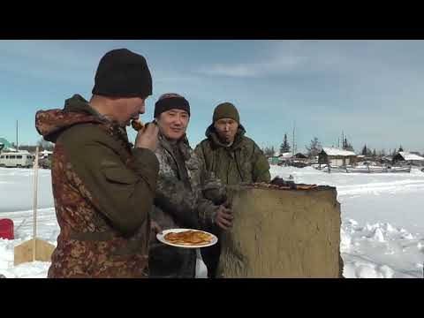 Видео: В гостях у кузнецов в Вилюйске. Подготовка руды к плавке. 1 часть.