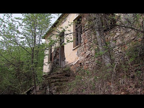 Видео: Првото училиште на македонски јазик во село Подвис, наместо споменик на културата, се распаѓа