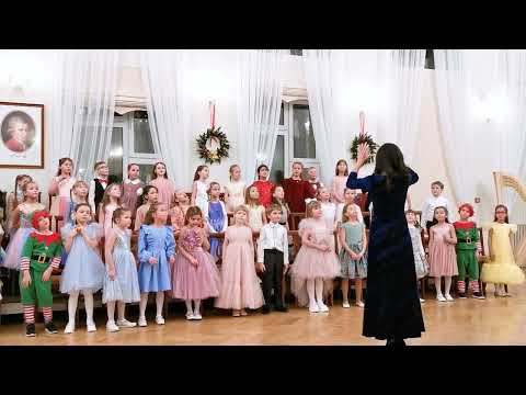 Видео: 2023.12.25 Новогодний праздник хоров "Первоцвет" и "Апрель". "Волшебный сундучок Метелицы".