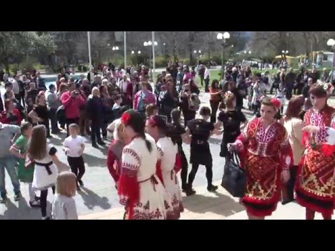 Видео: Селско хоро - Майсторите на танца