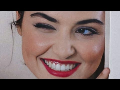 Видео: Ханде Эрчел и Бурак Дениз - Самая красивая пара 2025 года