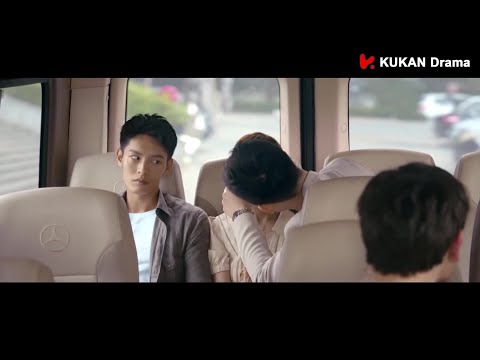 Видео: Когда появляется соперница в любви, он начинает ревновать и перетягивает ее на себя.