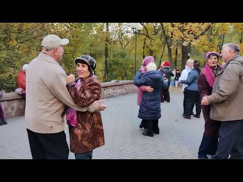 Видео: 26.10.2024.💖🥰💥Любовь пришла в Гомельском парке.